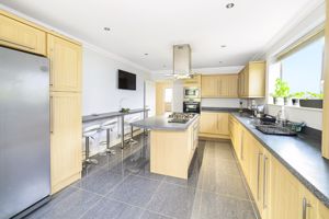 Kitchen / Breakfast Room- click for photo gallery